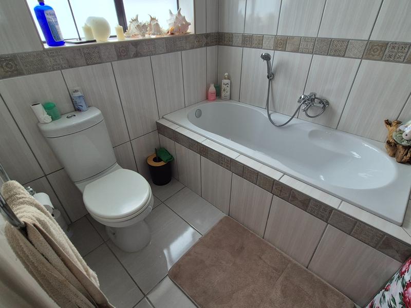 To Let 3 Bedroom Property for Rent in Blue Ridge Western Cape